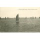 2 x cpa 85 CROIX-DE-VIE. Barques de Pêche et Pêcheurs au Port Quai de la République