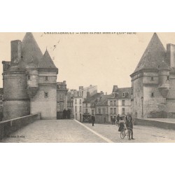 86 CHATELLERAULT. Tours du Pont Henri IV avec cycliste 1917