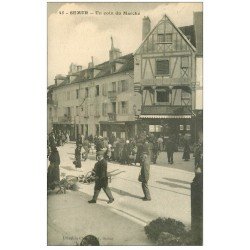 21 SEMUR. Un coin du Marché. Ebénisterie Tapisserie