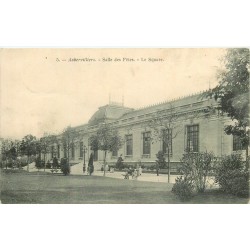 93 AUBERVILLIERS. Salle des Fêtes devant le Square