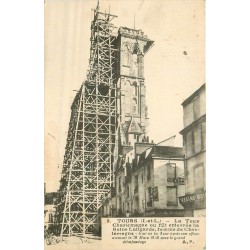 37 TOURS. La Tour Charlemagne avec échafaudages, et commerces 1931