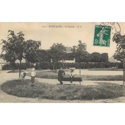 93 NOISY-LE-SEC. Enfants jouant dans le Square et vue du toit de l'Ecole Gambetta 1908