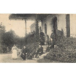 PARIS 16° Une Demeure bourgeoise avec la Nurse et un landau au 21 Avenue Hoche 1906