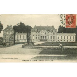 14 FALAISE. Château de Versainville avec Jardinier 1917