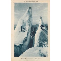 74 CHAMONIX-MONT-BLANC. Alpinistes Pyramides et Crevasses